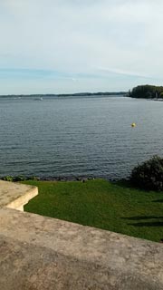 Links Schloßcaffee rechts Müritz